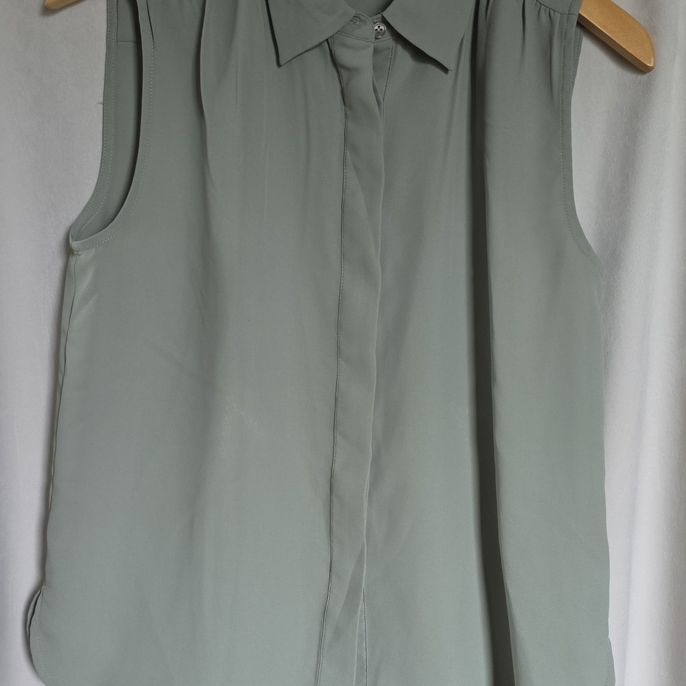 Ann Taylor Sleeveless Collared Button Blouse Light Seafoam green Womens S